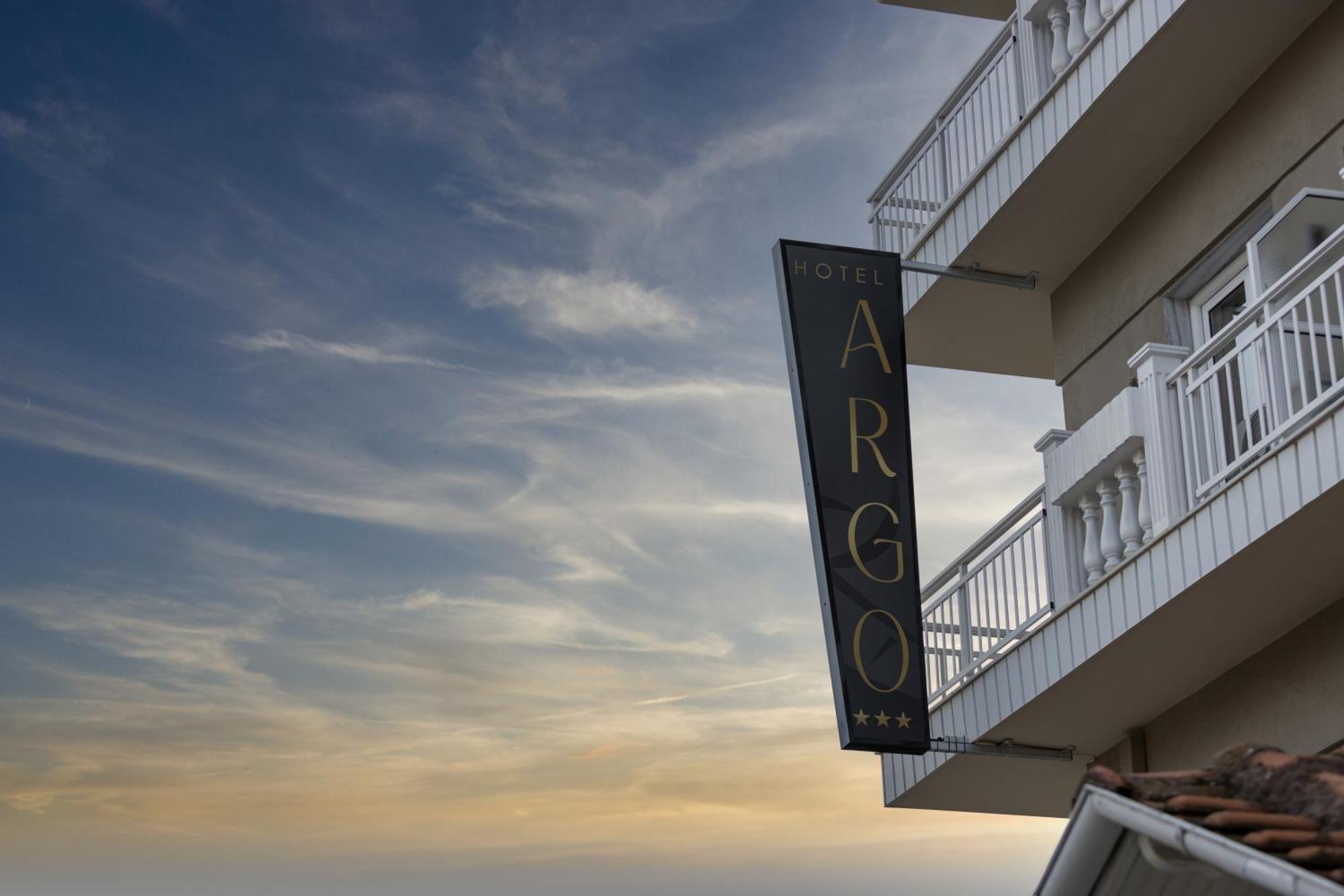 Hotel Argo Paralía Buitenkant foto